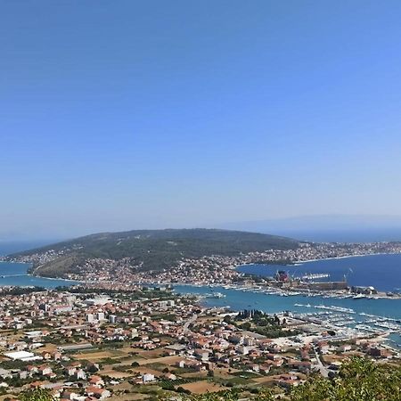 Roso Apartment With Sea View Trogir Eksteriør billede