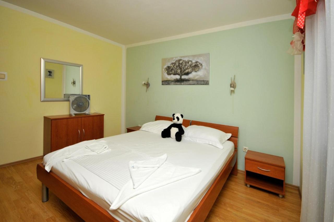 Roso Apartment With Sea View Trogir Eksteriør billede
