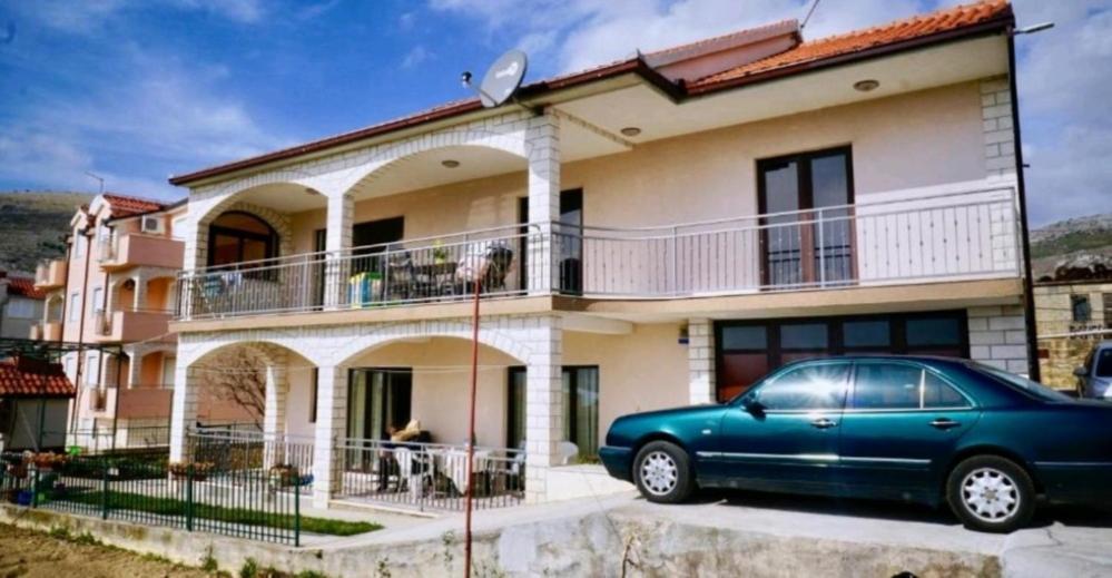 Roso Apartment With Sea View Trogir Eksteriør billede