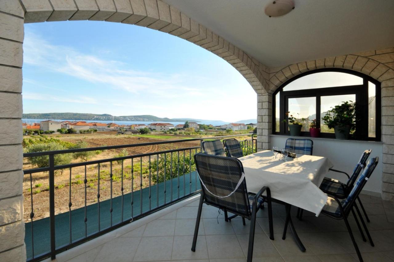 Roso Apartment With Sea View Trogir Eksteriør billede