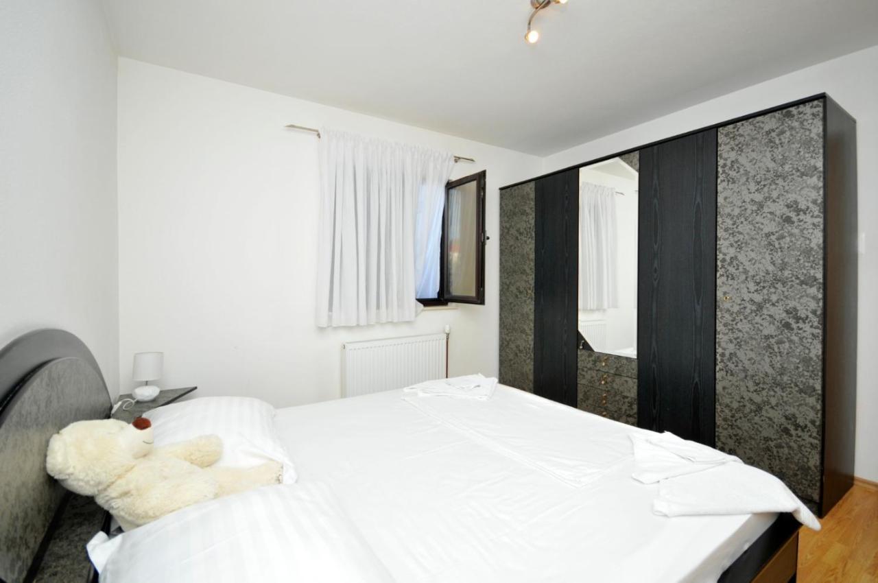 Roso Apartment With Sea View Trogir Eksteriør billede