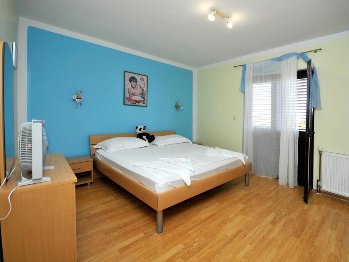 Roso Apartment With Sea View Trogir Eksteriør billede